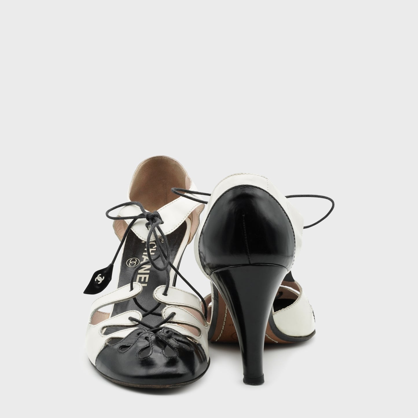 Sandales Noir & Blanc Chanel SS 2003 par Karl Lagerfeld