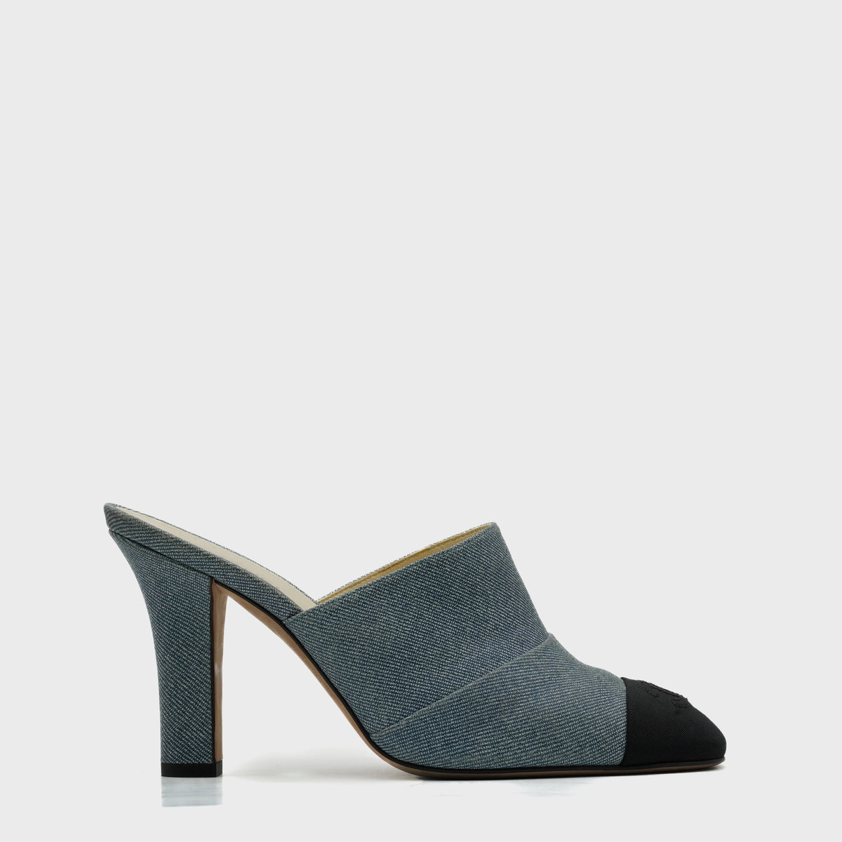 Mules Denim Chanel SS 2017 par Karl Lagerfeld