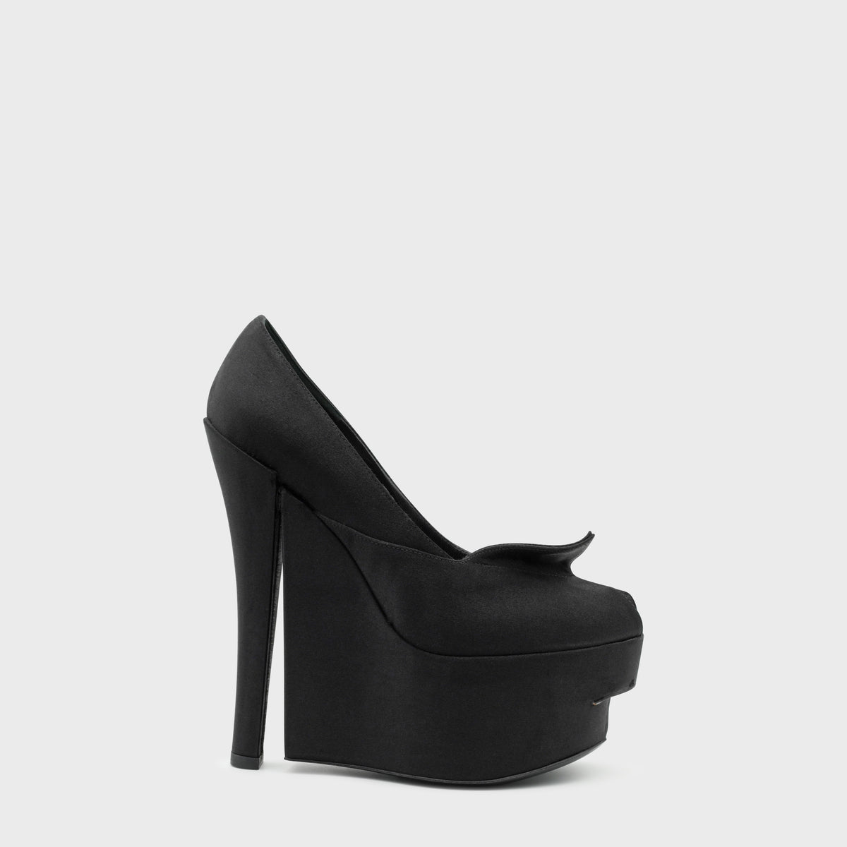 Escarpin Satin Noir Louis Vuitton FW 2008 par Marc Jacobs
