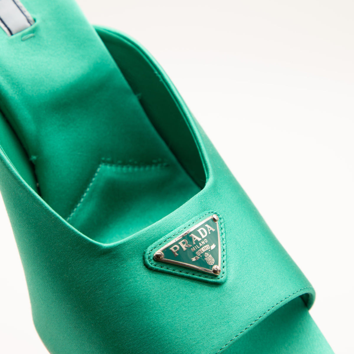 Mules Satin Emeraude Prada 2020 par Miuccia Prada
