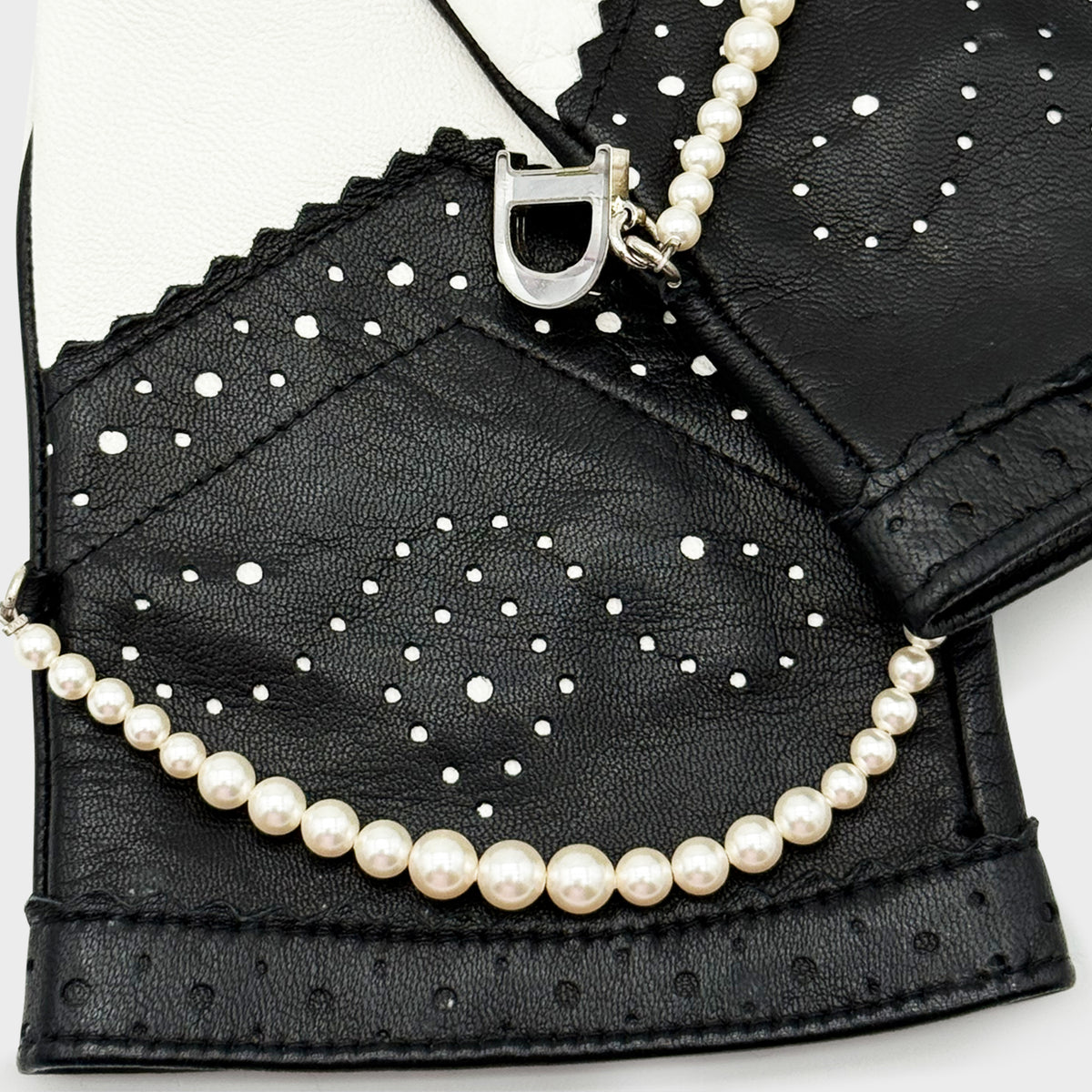 Gants Noir & Blanc Christian Dior SS 2004 par John Galliano