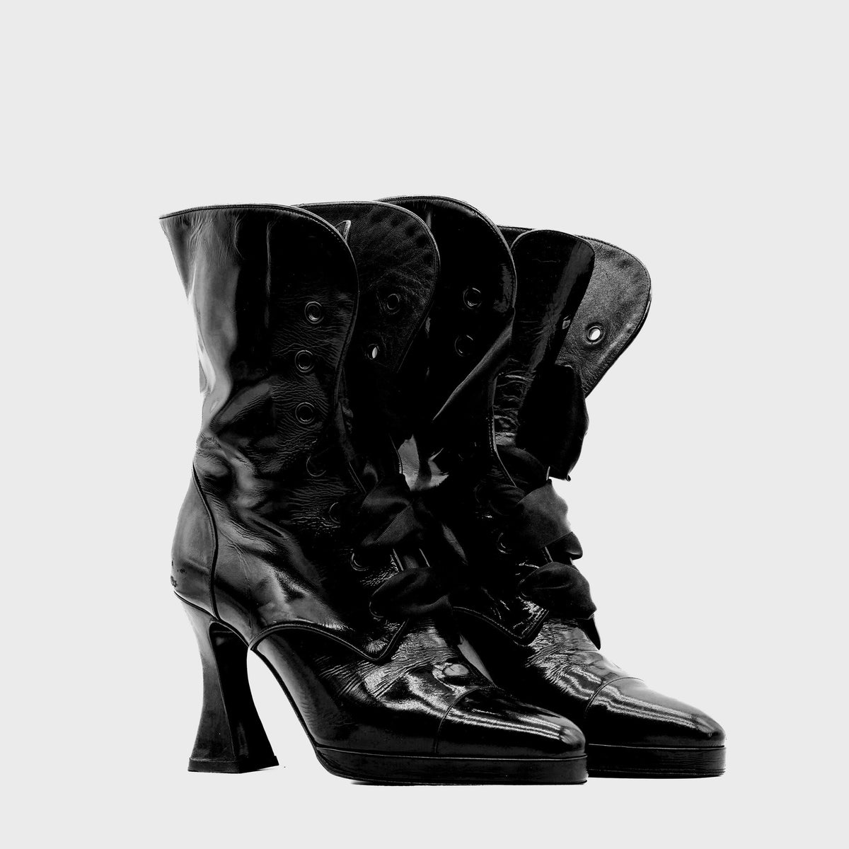 Bottines Vernis Noir Chanel FW 1994 par Karl Lagerfeld