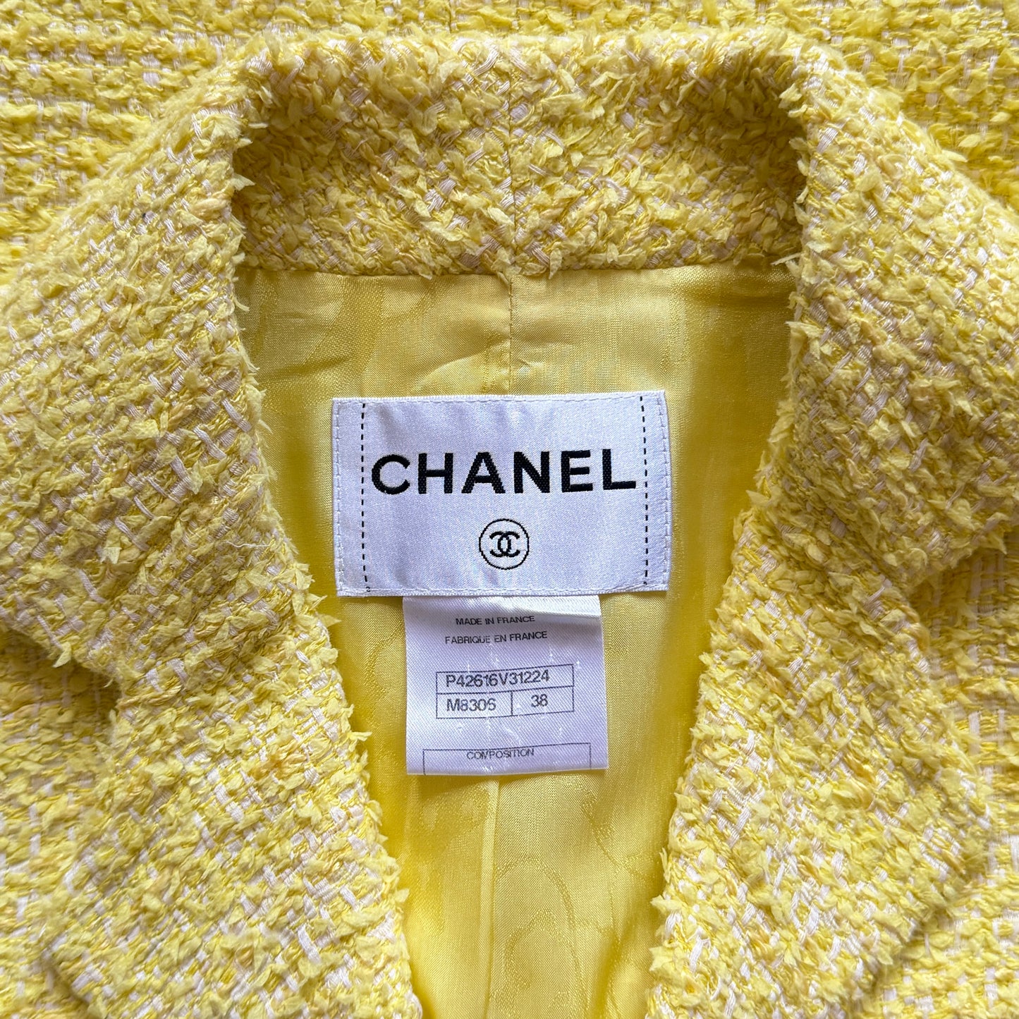 Tailleur Tweed Jaune Chanel Croisière 2012 par Karl Lagerfeld