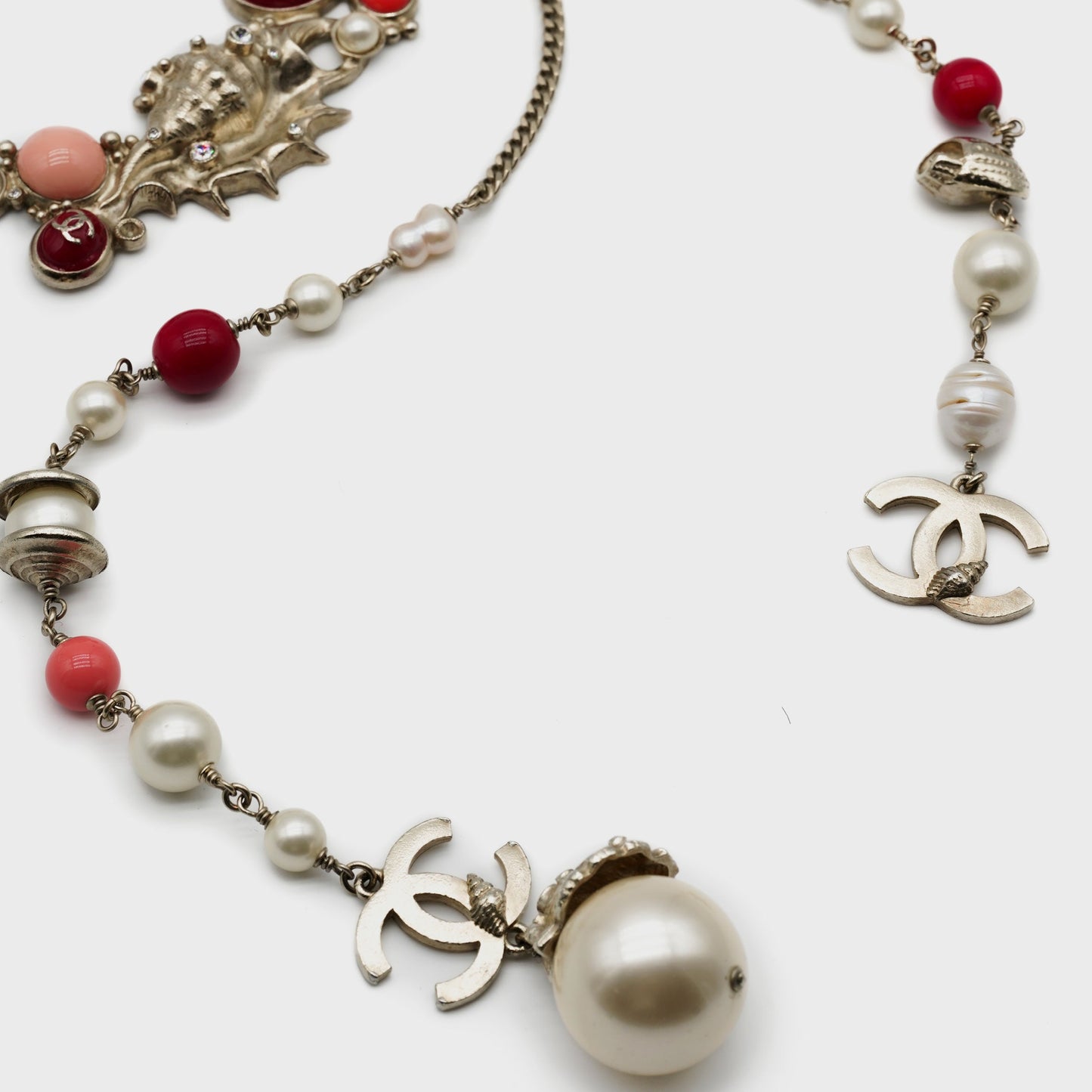 Collier Coquillage Chanel  Pre-Fall 2005 par Karl Lagerfeld