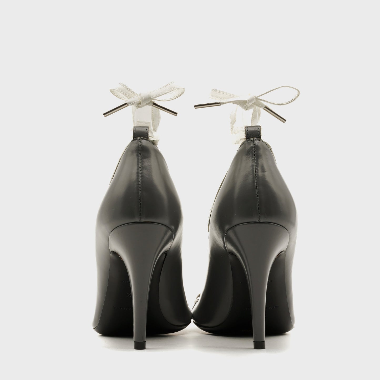 Escarpins à laçage FW 2012 par Nicolas Ghesquière