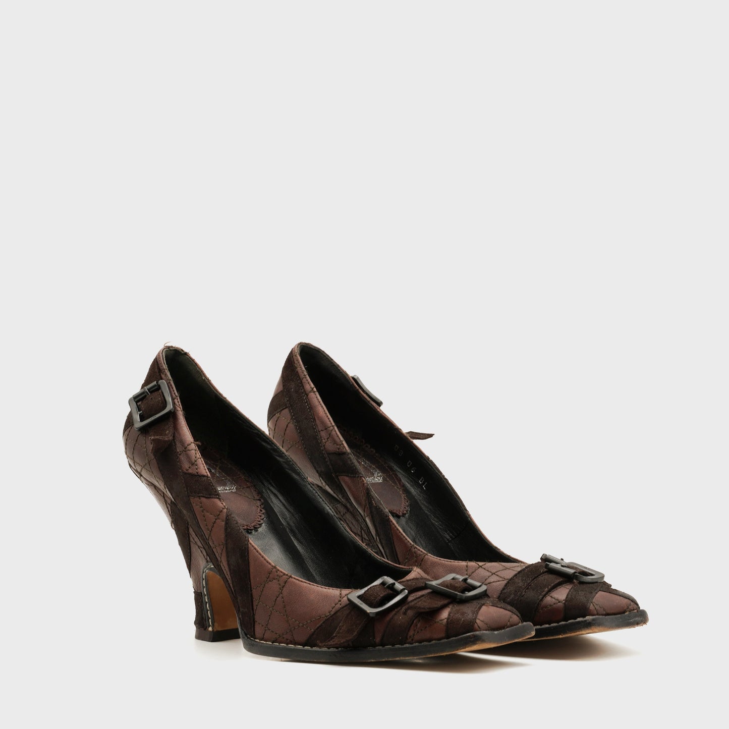 Escarpin chocolat Dior 2000 par John Galliano