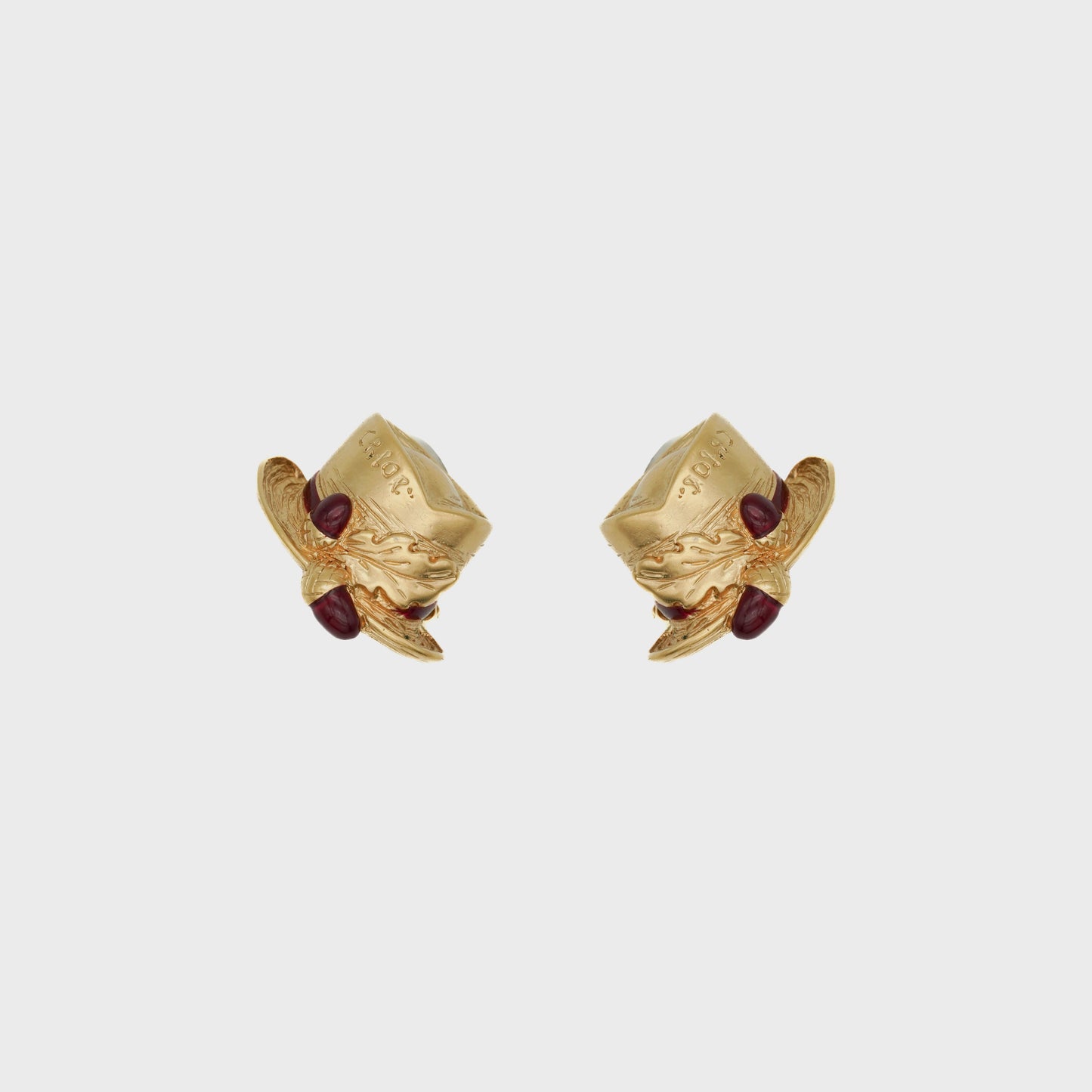 Paire de clips dorée Chloé 1980 par Karl Lagerfeld