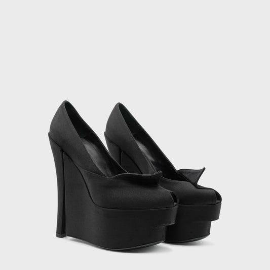 Escarpin Satin Noir Louis Vuitton FW 2008 par Marc Jacobs