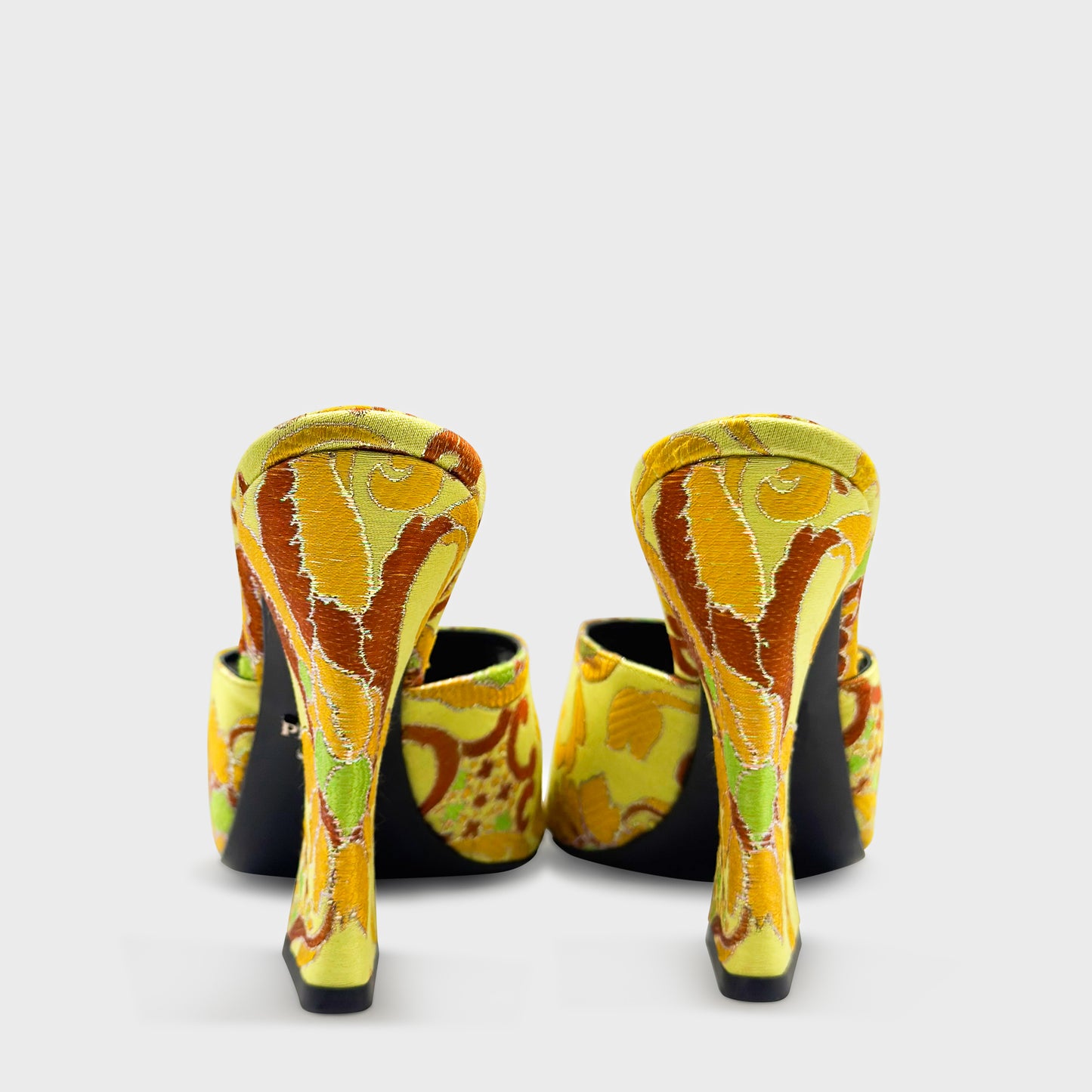 Mules Brocart Jaune Prada SS 2003 par Miuccia Prada