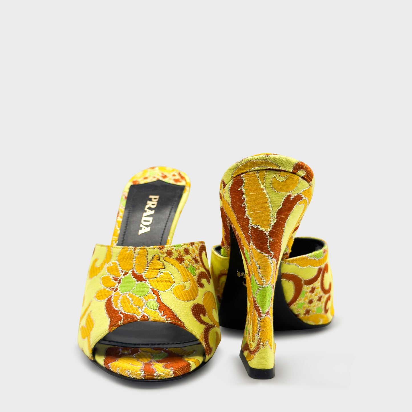 Mules Brocart Jaune Prada SS 2003 par Miuccia Prada