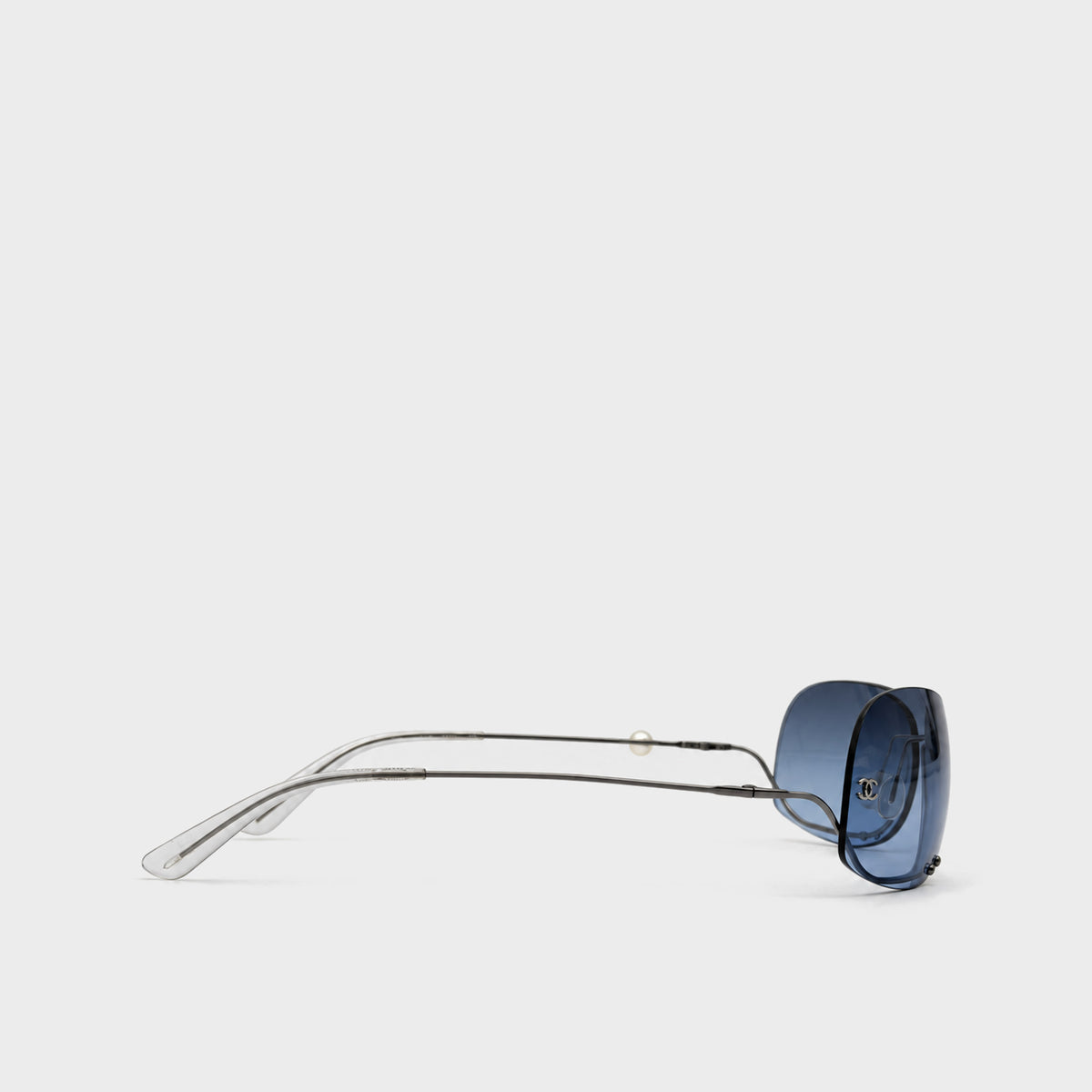 Blue Pearl-Detail Sunglasses Chanel 2000s by Karl Lagerfeld