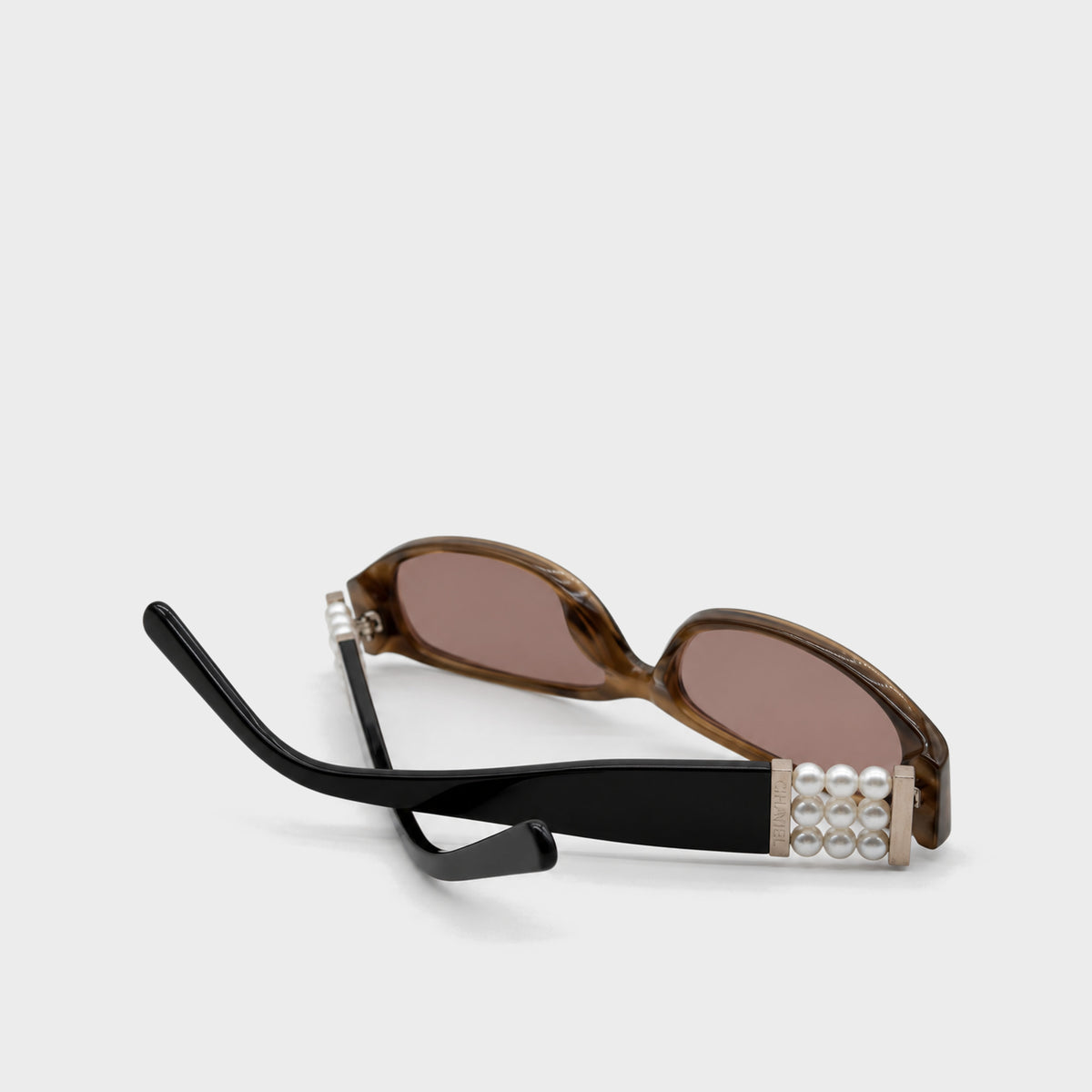 "Collection Perle" Brown Sunglasses Chanel 2000