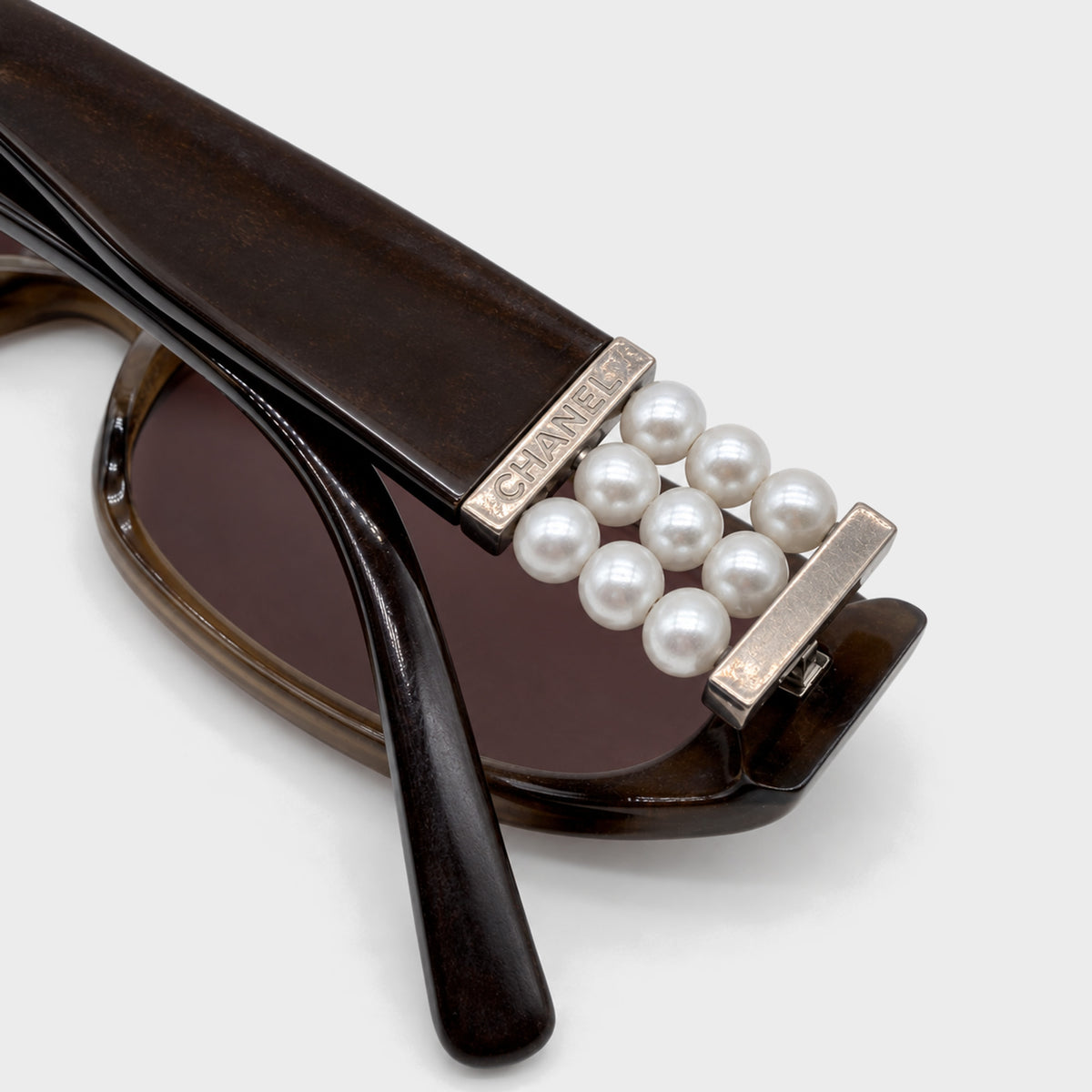 "Collection Perle" Brown Sunglasses Chanel 2000