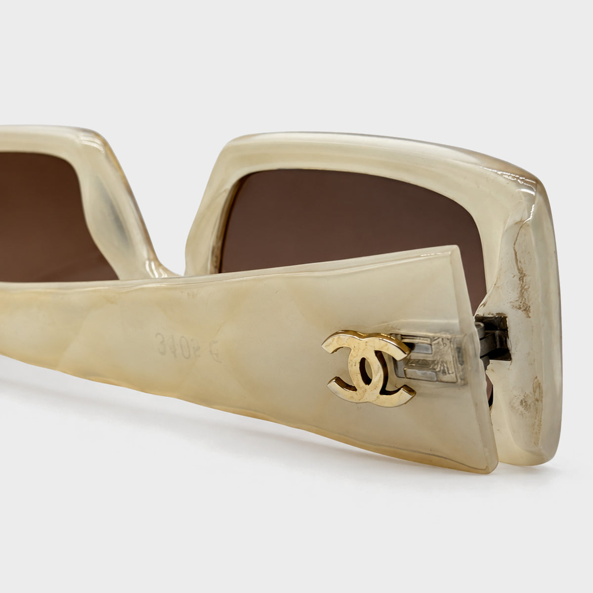 Offwhite Sunglasses Chanel 1990s
