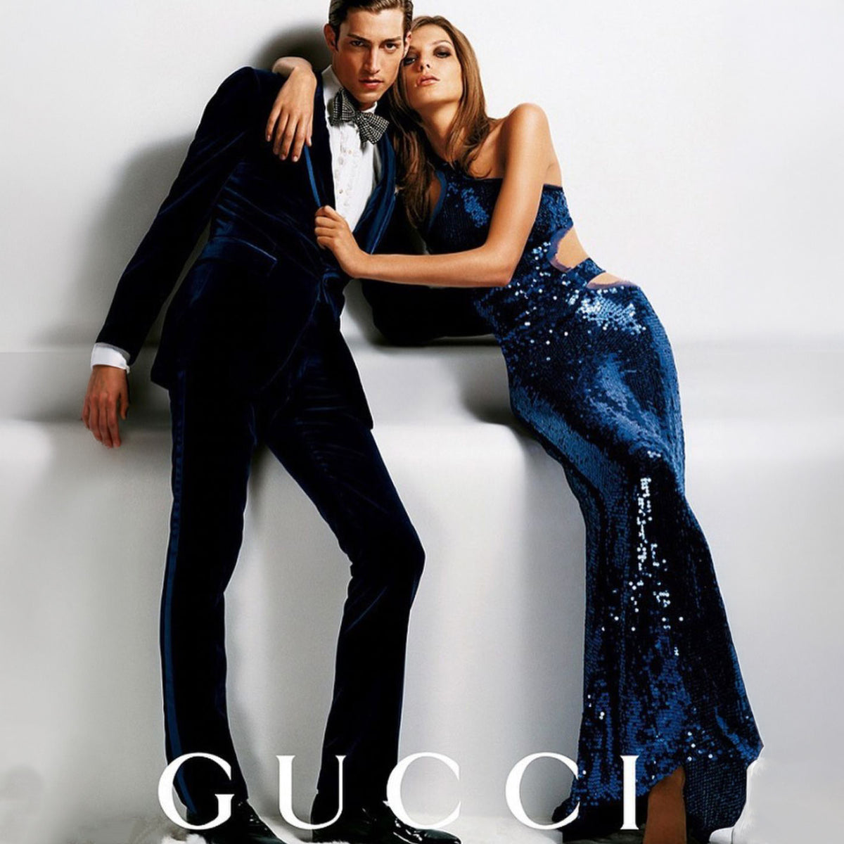 Blue Sequin Halter Gown Gucci par Tom Ford  FW 2004