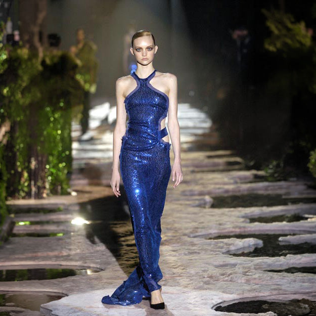 Blue Sequin Halter Gown Gucci par Tom Ford  FW 2004